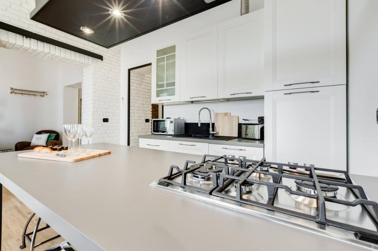 Bmga L Glam Industrial 3-Bed Apartment In Termini Róma Kültér fotó