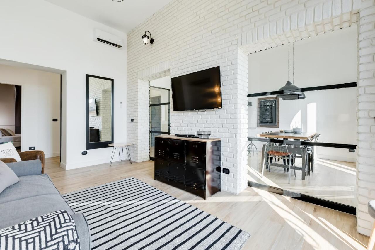 Bmga L Glam Industrial 3-Bed Apartment In Termini Róma Kültér fotó