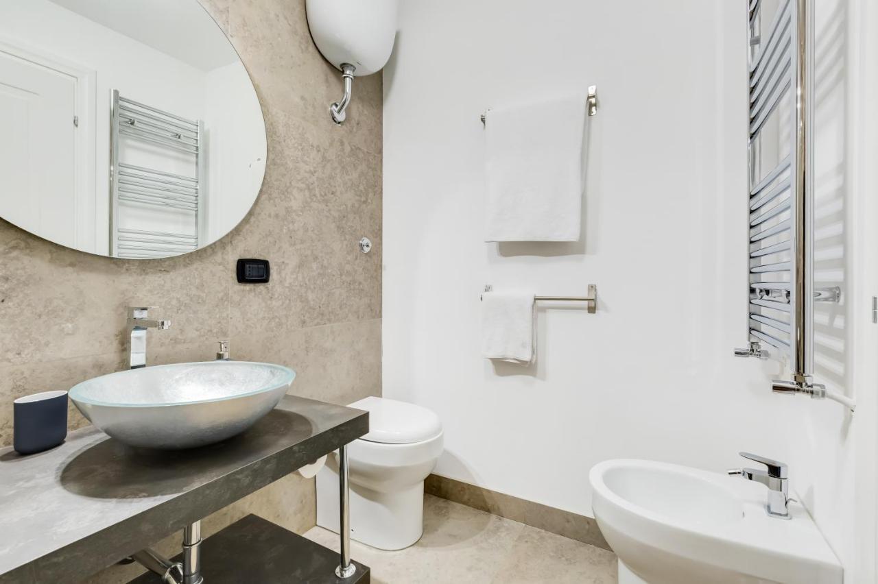 Bmga L Glam Industrial 3-Bed Apartment In Termini Róma Kültér fotó