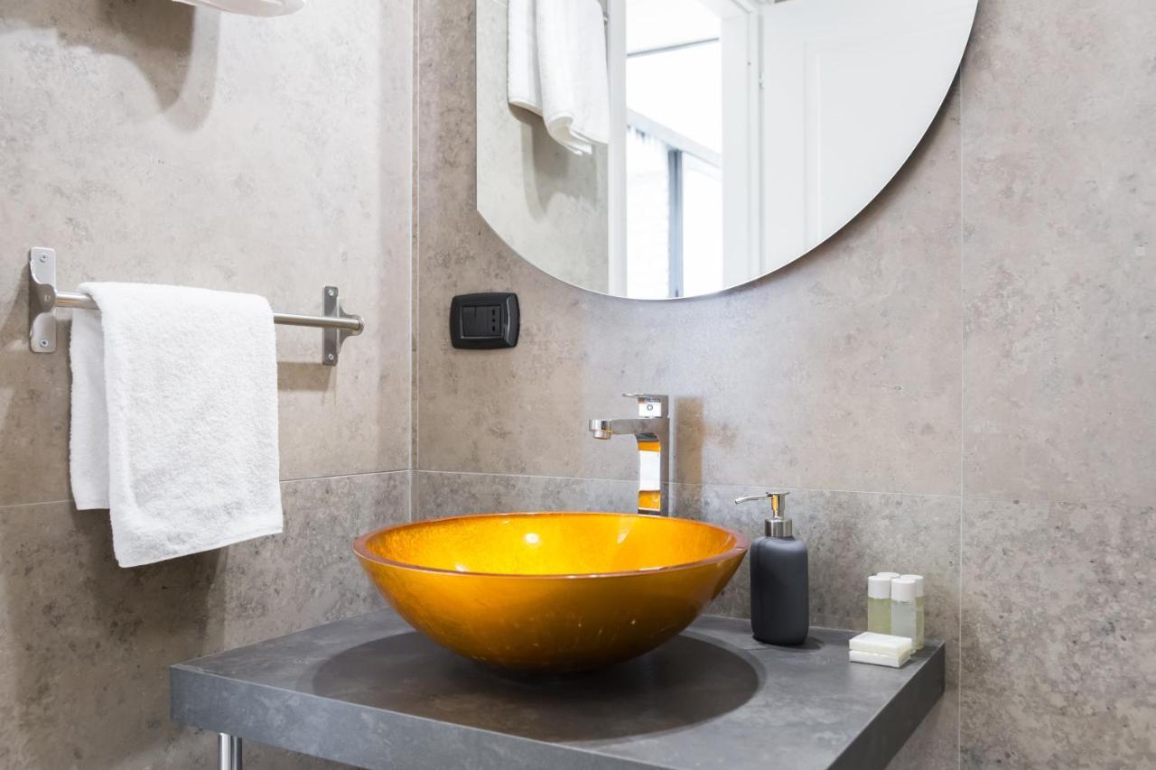 Bmga L Glam Industrial 3-Bed Apartment In Termini Róma Kültér fotó
