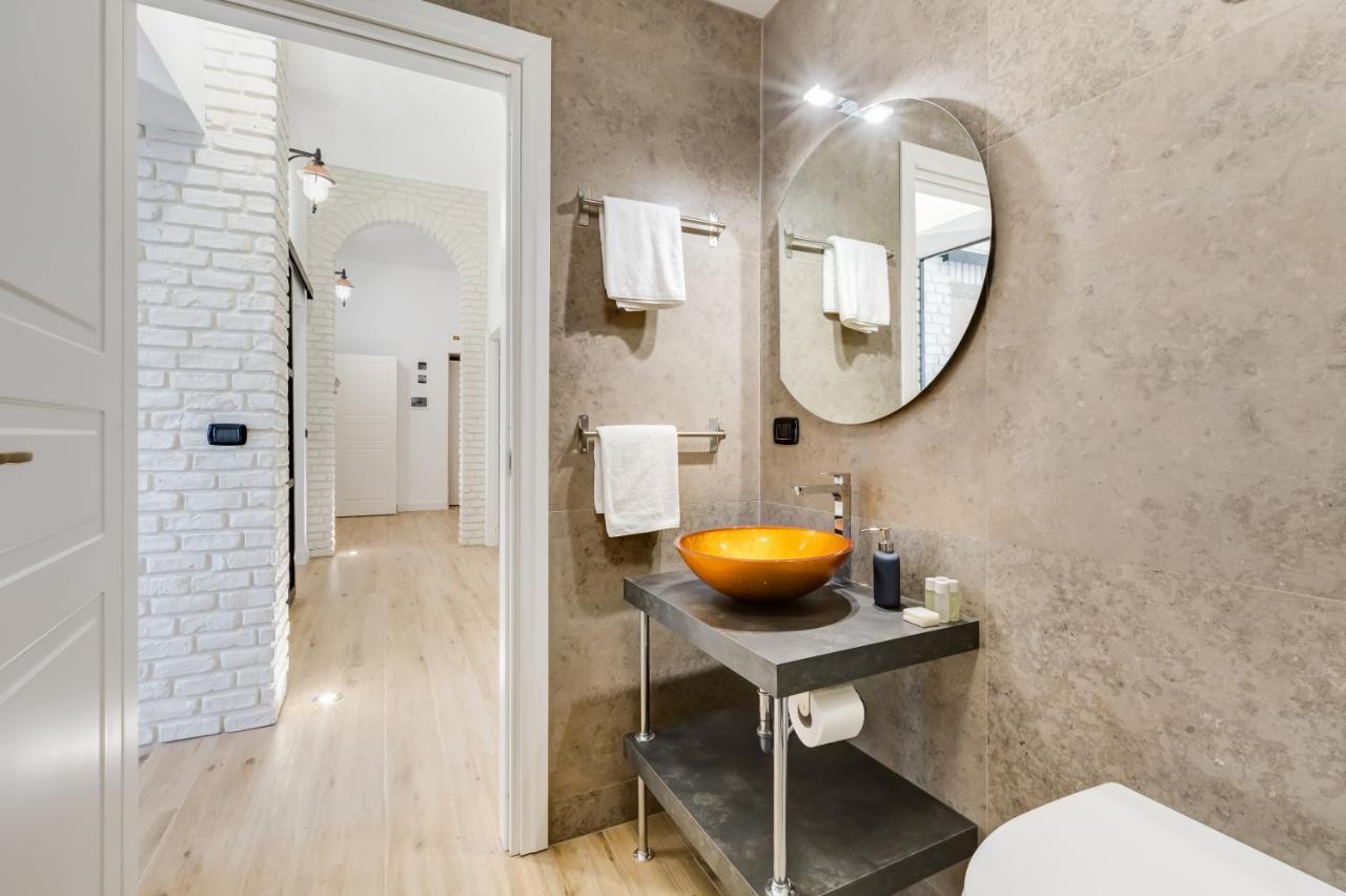 Bmga L Glam Industrial 3-Bed Apartment In Termini Róma Kültér fotó